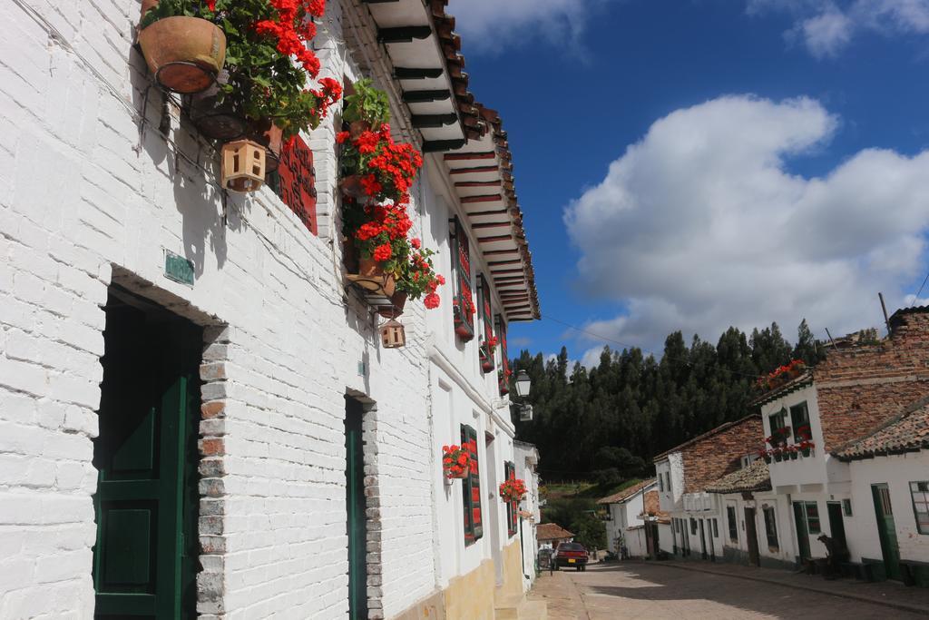 Hotel Otti Colonial Mongui Bagian luar foto